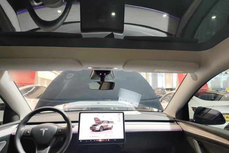 Used Tesla Model Y 2023 Long-Range All-Wheel-Drive Version Headliner