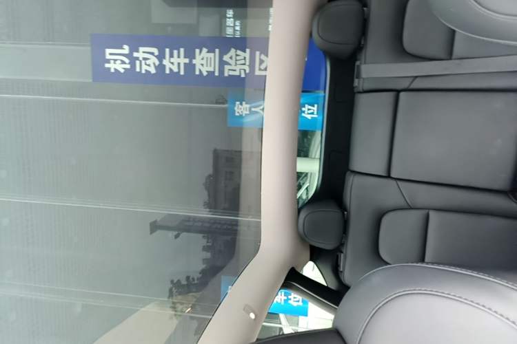 Used Tesla Model Y 2023 Rear-Wheel-Drive Version Headliner