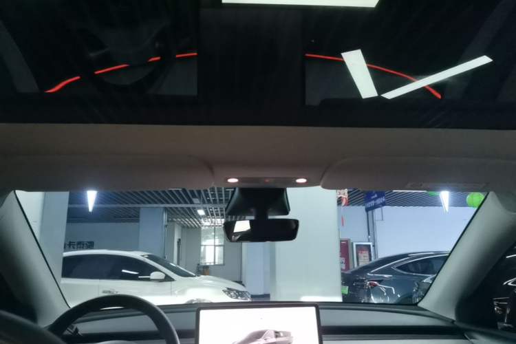 Used Tesla Model Y 2023 Rear-Wheel-Drive Version Headliner