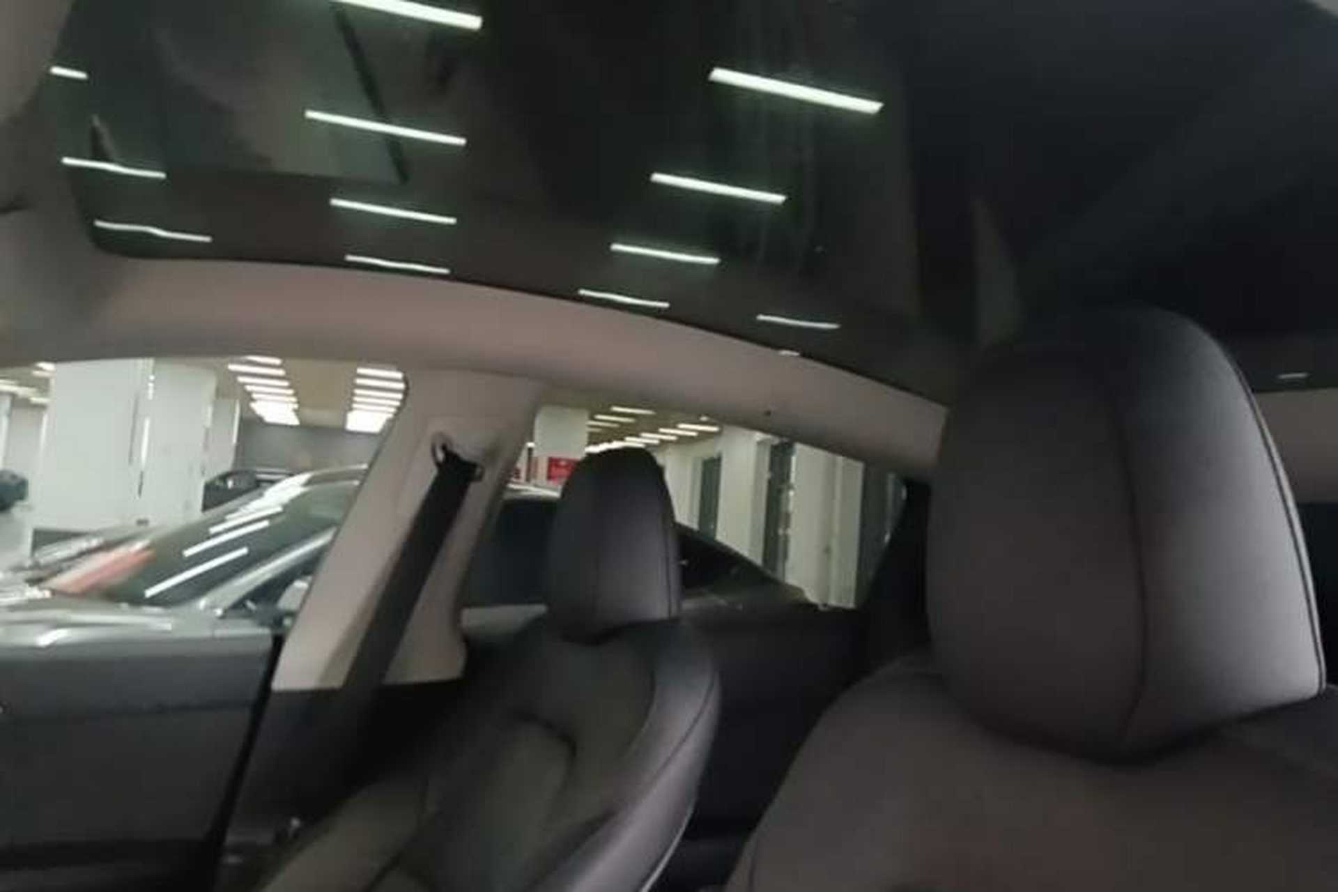 Used Tesla Model Y 2023 Long-Range All-Wheel-Drive Version Headliner