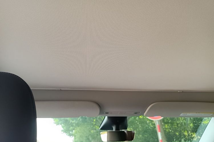 Used Tesla Model Y 2023 Rear-Wheel-Drive Version Headliner
