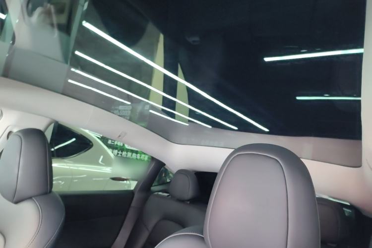 Used Tesla Model Y 2023 Rear-Wheel-Drive Version Headliner