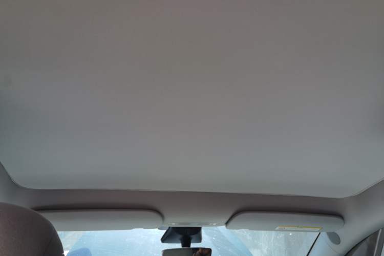 Used Tesla Model Y 2023 Rear-Wheel-Drive Version Headliner