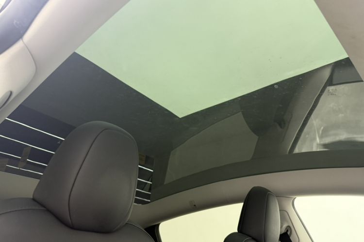 Used Tesla Model Y 2023 Rear-Wheel-Drive Version Headliner