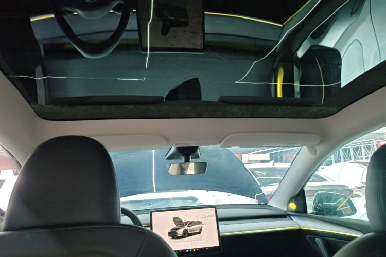 Used Tesla Model Y 2023 High-Performance All-Wheel-Drive Version Headliner