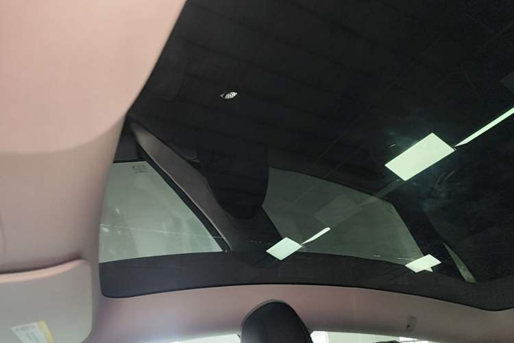 Used Tesla Model Y 2023 Rear-Wheel-Drive Version Headliner