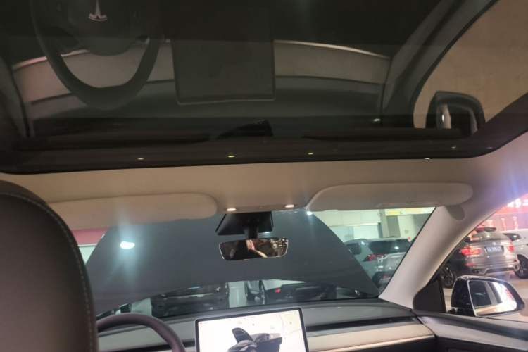 Used Tesla Model Y 2023 Rear-Wheel-Drive Version Headliner