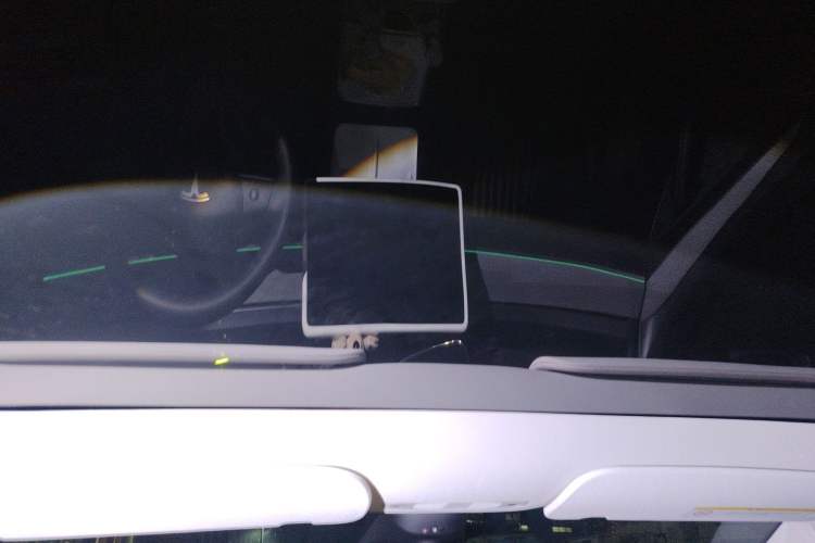Used Tesla Model Y 2023 Rear-Wheel-Drive Version Headliner