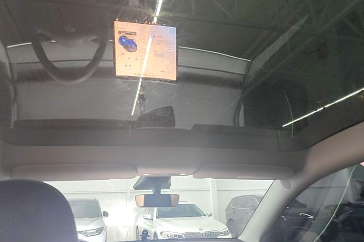 Used Tesla Model Y 2023 Rear-Wheel-Drive Version Headliner