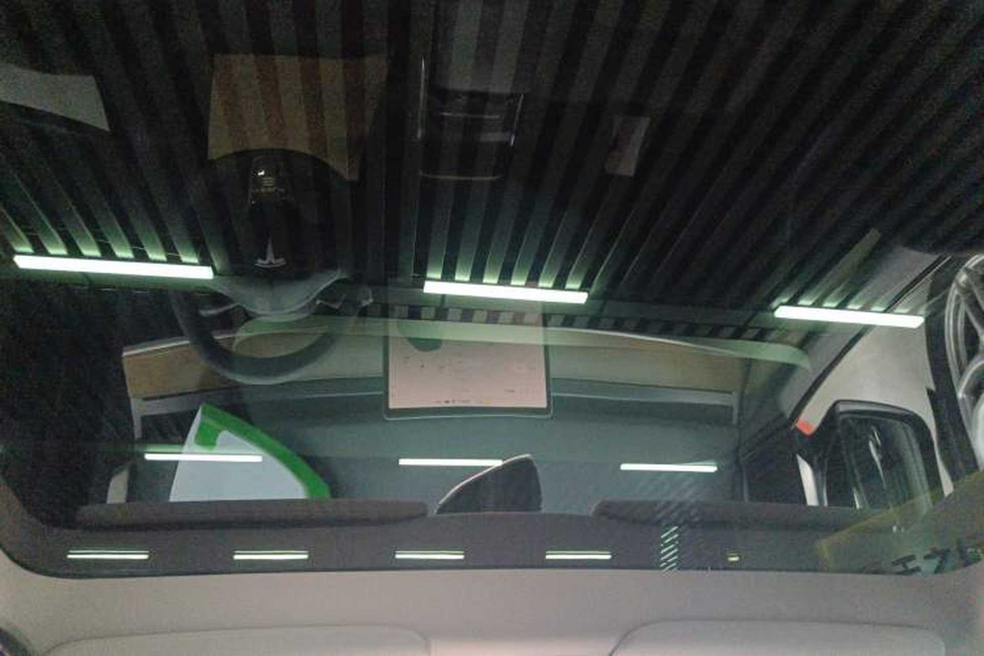 Used Tesla Model Y 2023 Long-Range All-Wheel-Drive Version Headliner