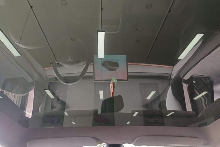 Used Tesla Model Y 2023 Rear-Wheel-Drive Version Headliner