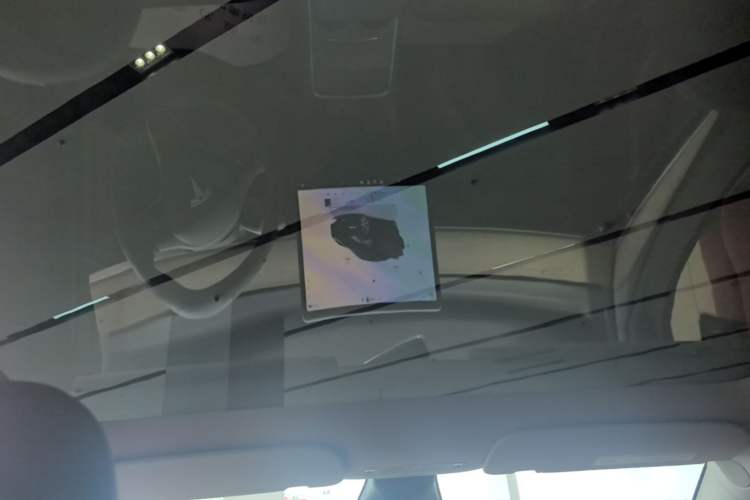 Used Tesla Model Y 2023 Long-Range All-Wheel-Drive Version Headliner