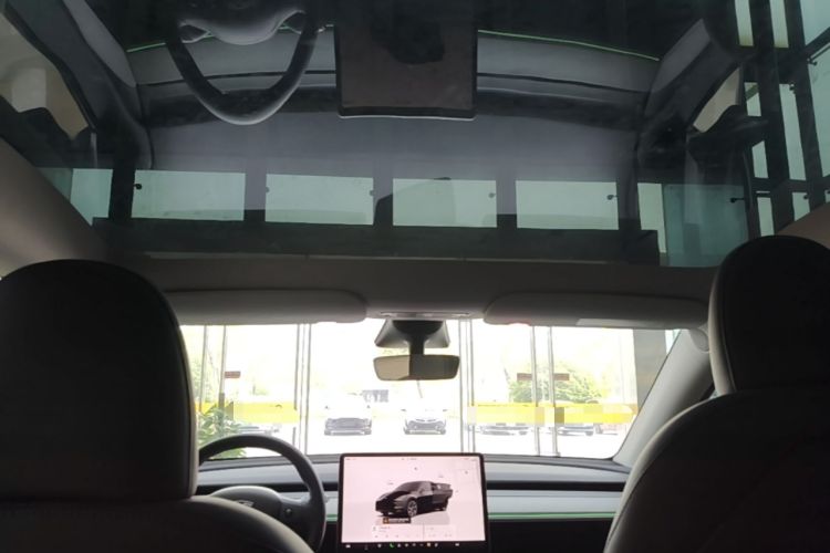 Used Tesla Model Y 2023 Rear-Wheel-Drive Version Headliner