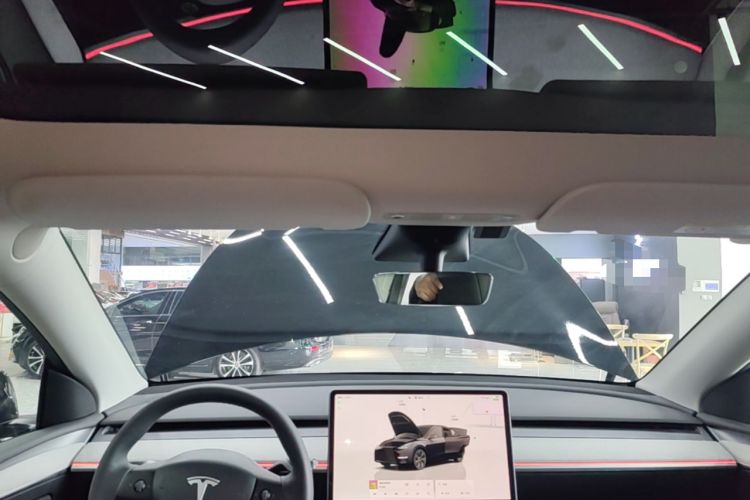Used Tesla Model Y 2023 Rear-Wheel-Drive Version Headliner