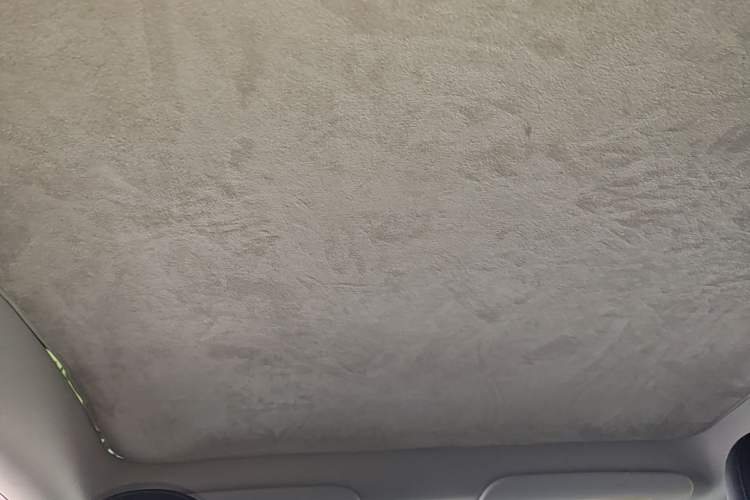 Used Tesla Model Y 2023 Rear-Wheel-Drive Version Headliner