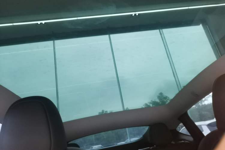 Used Tesla Model Y 2023 Rear-Wheel-Drive Version Headliner
