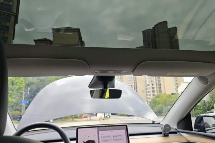 Used Tesla Model Y 2023 Rear-Wheel-Drive Version Headliner
