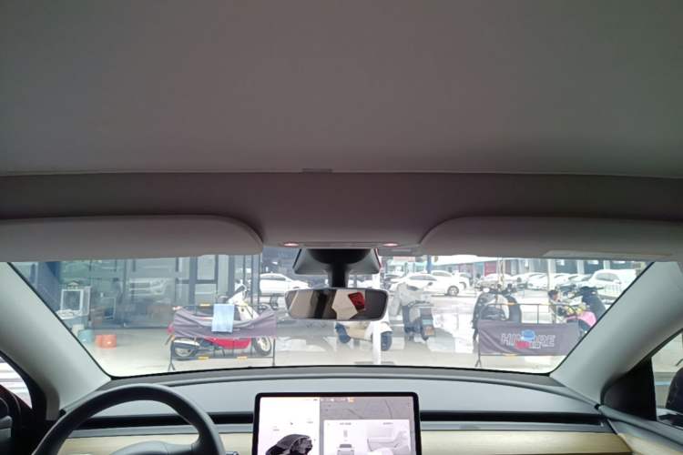 Used Tesla Model Y 2023 Long-Range All-Wheel-Drive Version Headliner