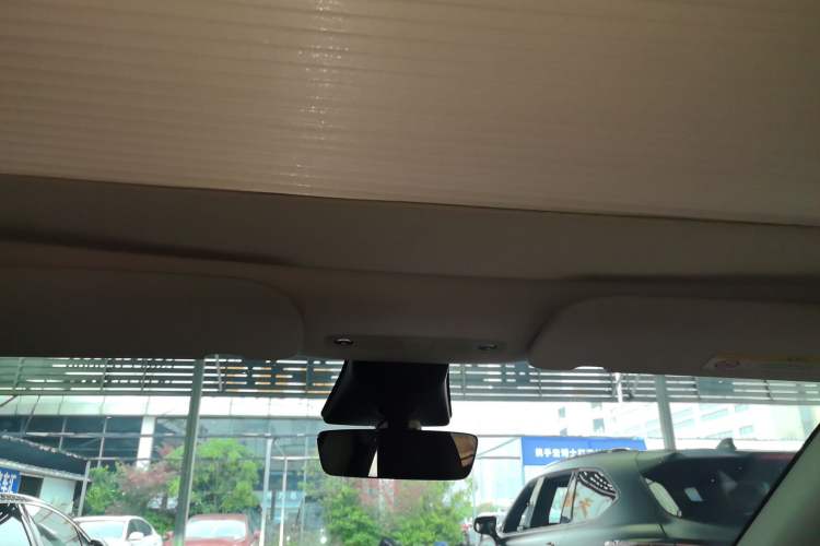 Used Tesla Model Y 2023 Rear-Wheel-Drive Version Headliner