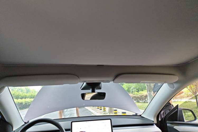 Used Tesla Model Y 2023 Rear-Wheel-Drive Version Headliner