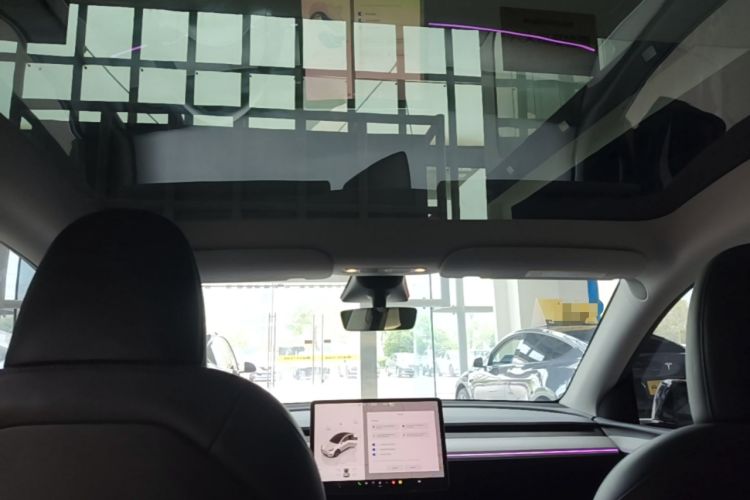 Used Tesla Model Y 2023 Rear-Wheel-Drive Version Headliner