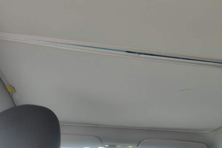 Used Tesla Model Y 2023 High-Performance All-Wheel-Drive Version Headliner