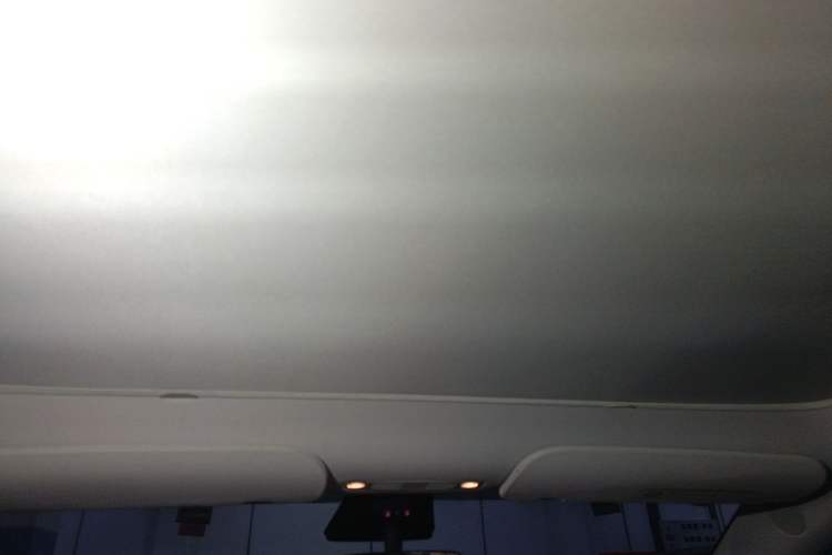 Used Tesla Model Y 2023 Rear-Wheel-Drive Version Headliner