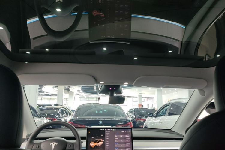 Used Tesla Model Y 2023 Rear-Wheel-Drive Version Headliner