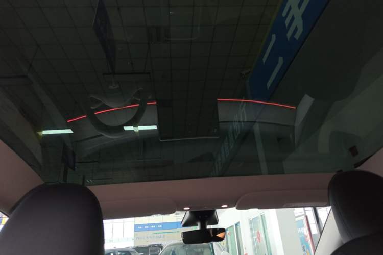 Used Tesla Model Y 2023 Rear-Wheel-Drive Version Headliner