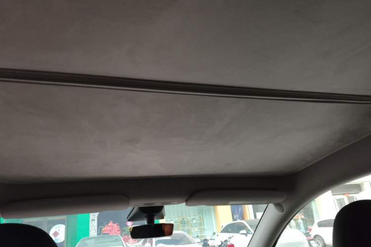 Used Tesla Model Y 2023 Rear-Wheel-Drive Version Headliner