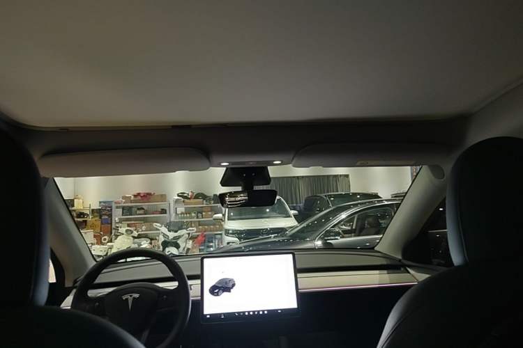 Used Tesla Model Y 2023 Rear-Wheel-Drive Version Headliner