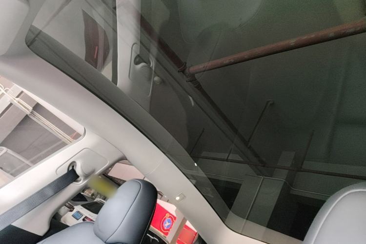 Used Tesla Model Y 2023 Long-Range All-Wheel-Drive Version Headliner