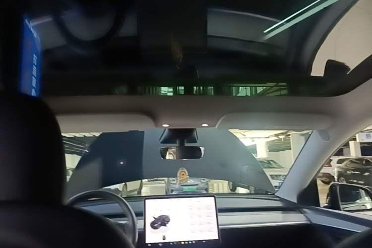 Used Tesla Model Y 2023 Rear-Wheel-Drive Version Headliner