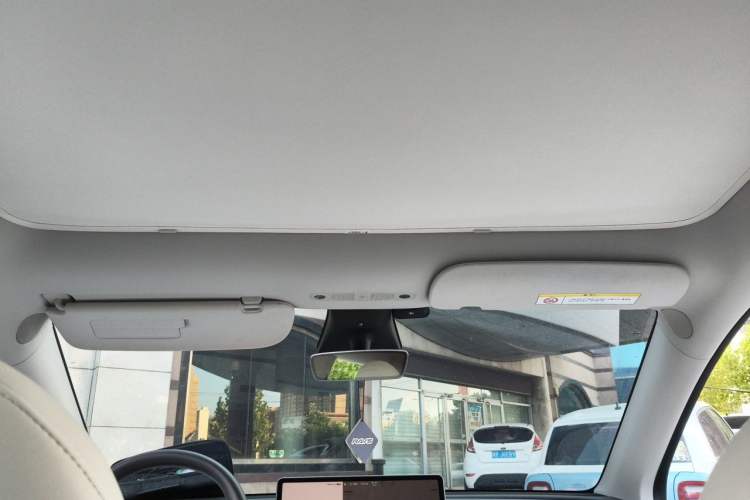 Used Tesla Model Y 2023 High-Performance All-Wheel-Drive Version Headliner