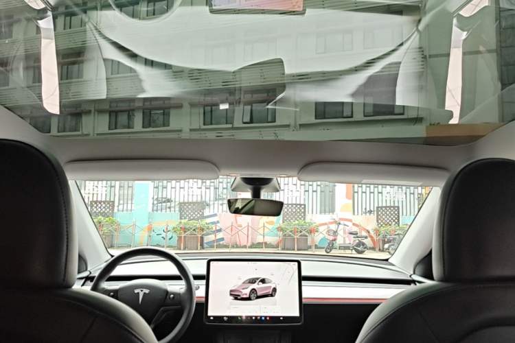 Used Tesla Model Y 2023 Rear-Wheel-Drive Version Headliner