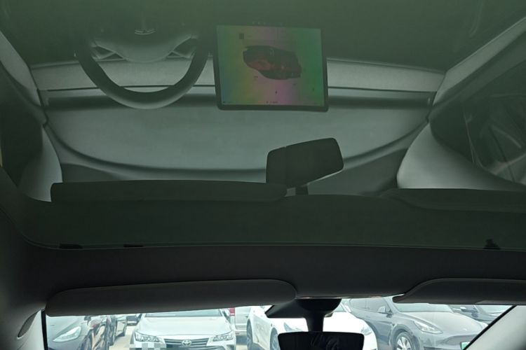 Used Tesla Model Y 2023 Long-Range All-Wheel-Drive Version Headliner