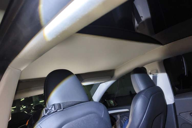Used Tesla Model Y 2023 Rear-Wheel-Drive Version Headliner