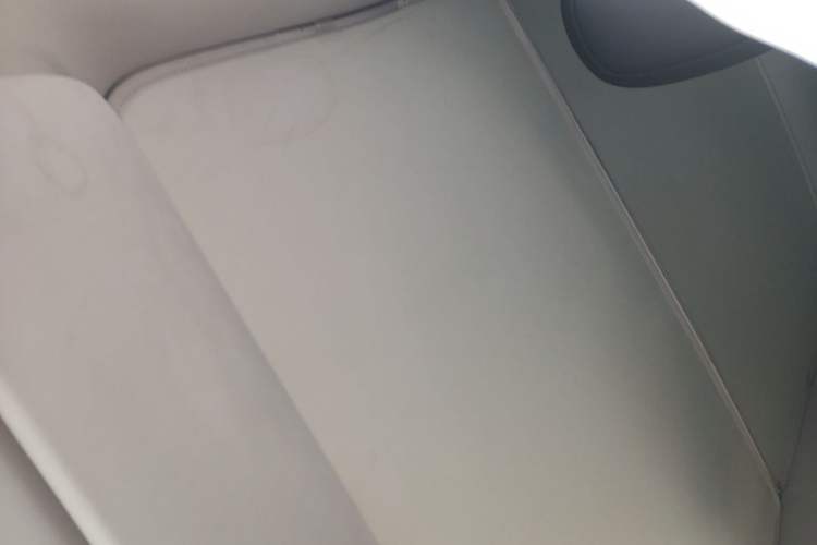 Used Tesla Model Y 2023 Rear-Wheel-Drive Version Headliner