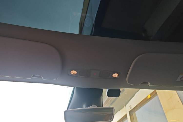 Used Tesla Model Y 2023 Rear-Wheel-Drive Version Headliner