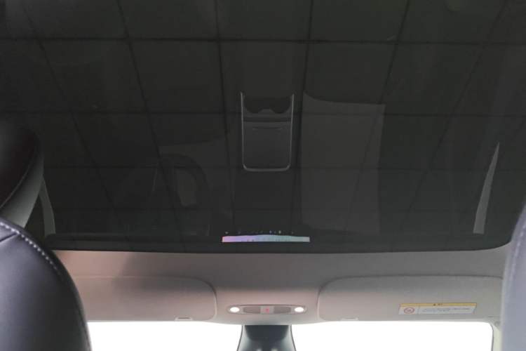Used Tesla Model Y 2023 Rear-Wheel-Drive Version Headliner