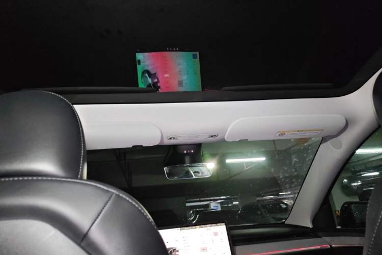 Used Tesla Model Y 2023 Rear-Wheel-Drive Version Headliner