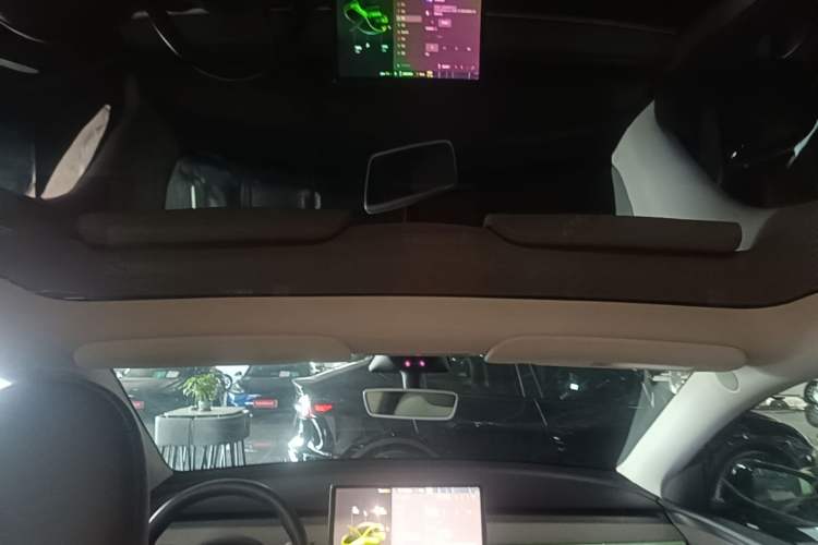 Used Tesla Model Y 2023 Rear-Wheel-Drive Version Headliner