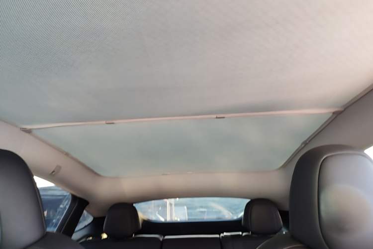 Used Tesla Model Y 2023 Rear-Wheel-Drive Version Headliner