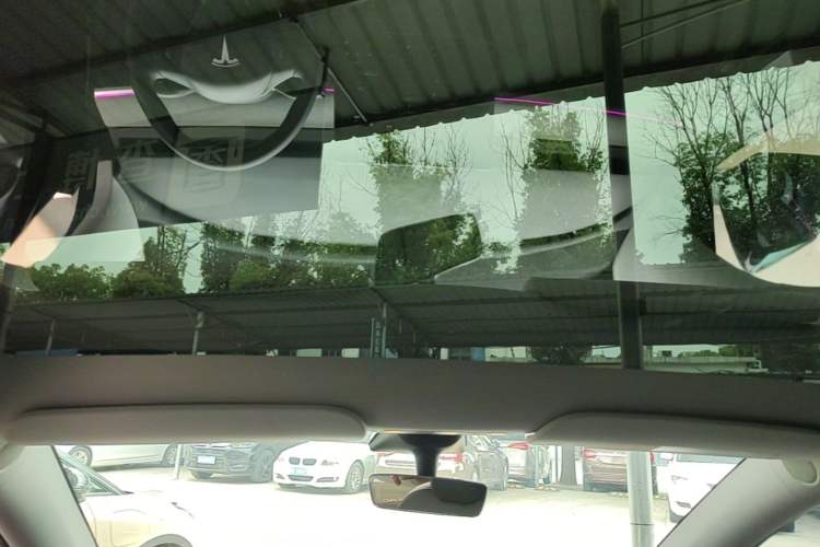 Used Tesla Model Y 2023 Rear-Wheel-Drive Version Headliner