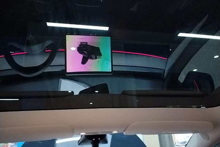Used Tesla Model Y 2023 Long-Range All-Wheel-Drive Version Headliner