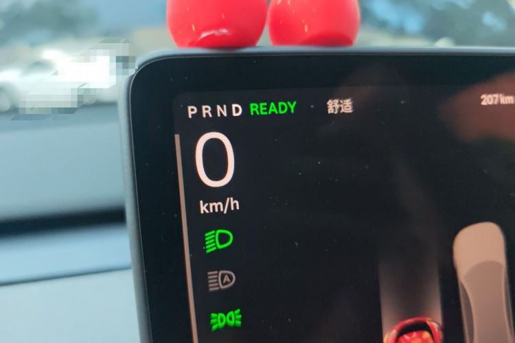 Used Tesla Model Y 2023 Long-Range All-Wheel-Drive Version Instrument Cluster