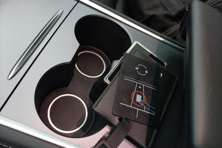 Used Tesla Model Y 2023 Rear-Wheel-Drive Version Interior 1