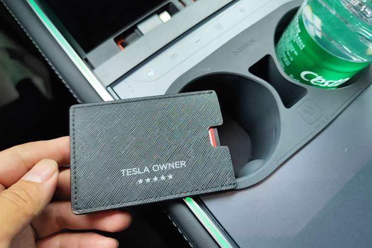Used Tesla Model Y 2023 Long-Range All-Wheel-Drive Version Interior 1