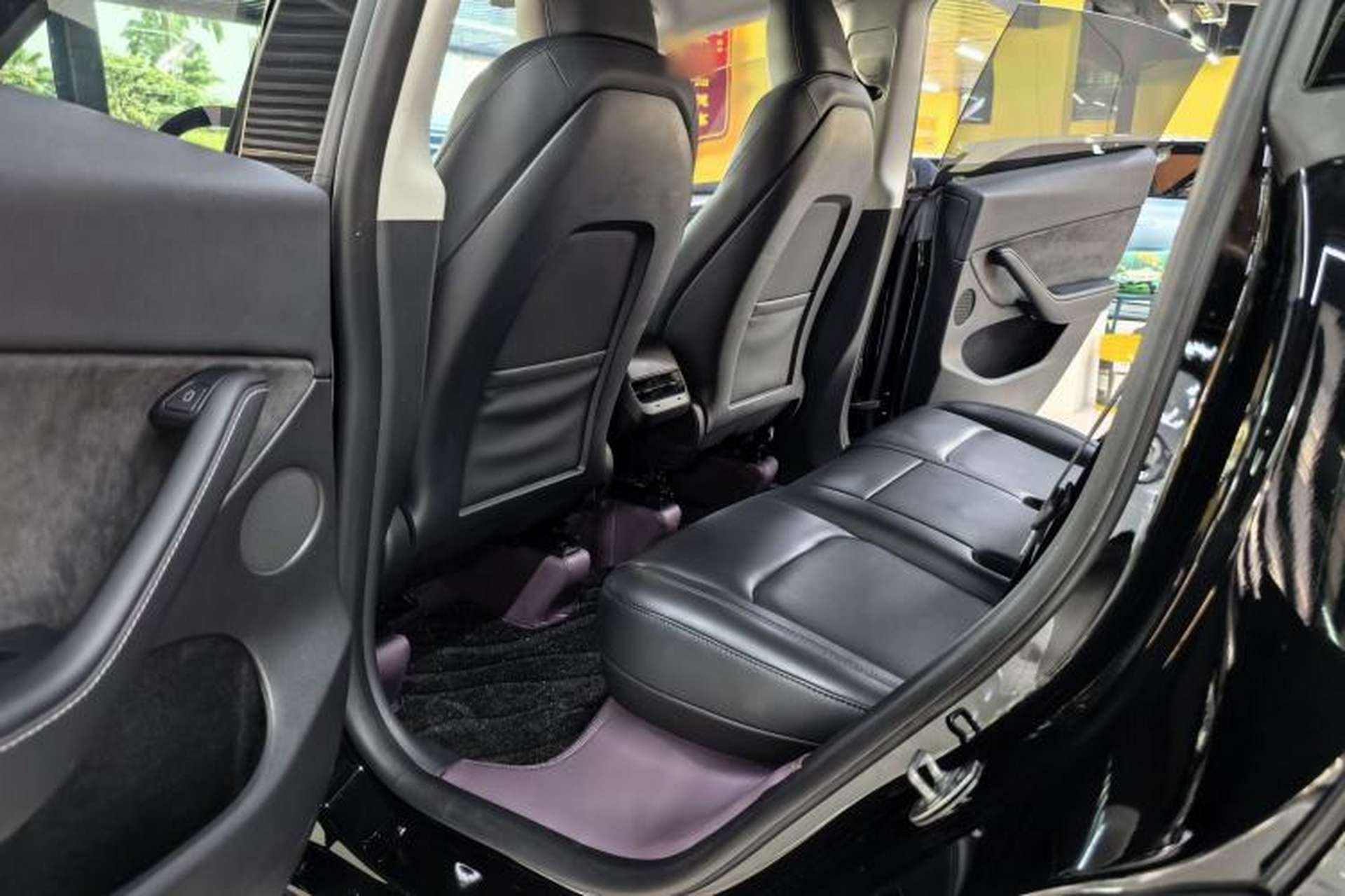Used Tesla Model Y 2023 Rear-Wheel-Drive Version Interior 1