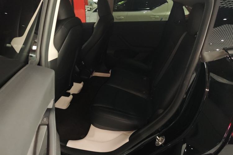 Used Tesla Model Y 2023 Rear-Wheel-Drive Version Interior 1